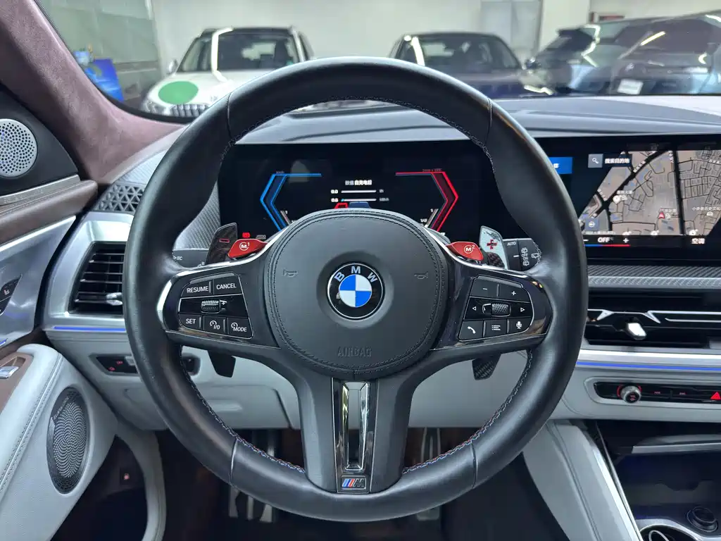 BMW XM 2023 — фото 13