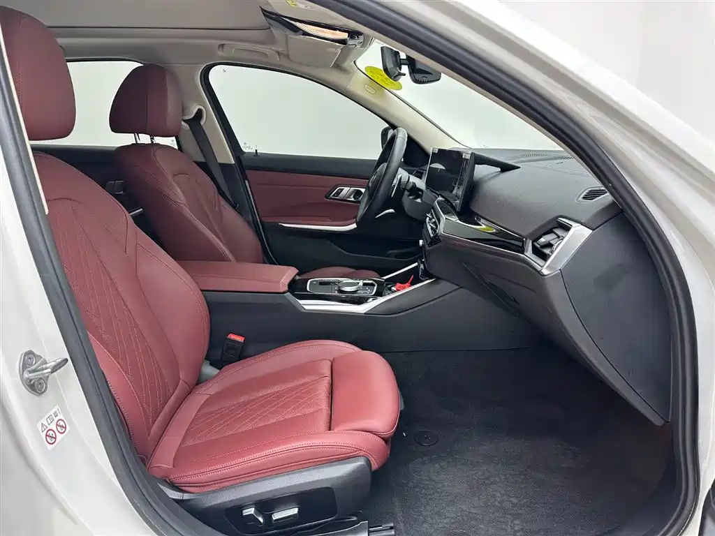 BMW 3 Series 2023 — фото 15