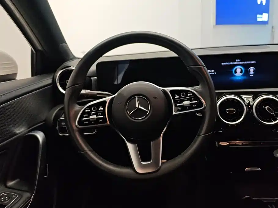 Mercedes-Benz A-Class 2021 — фото 15