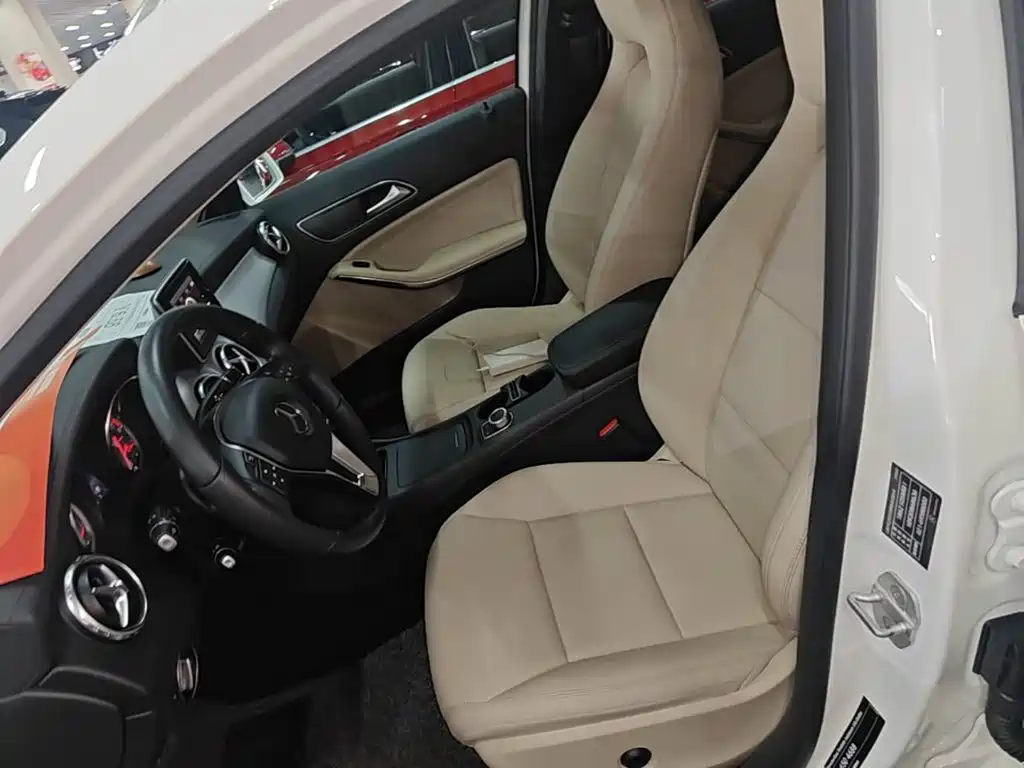Mercedes-Benz GLA 2016 — фото 15