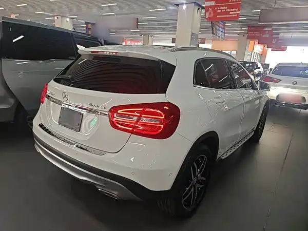 Mercedes-Benz GLA 2016