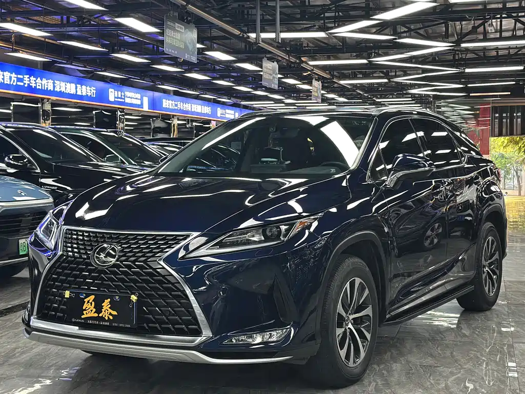 Lexus RX 2022 — фото 1