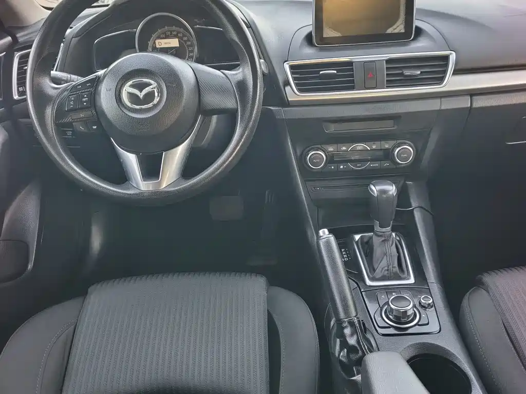 Mazda 3 Axela 2016 — фото 5