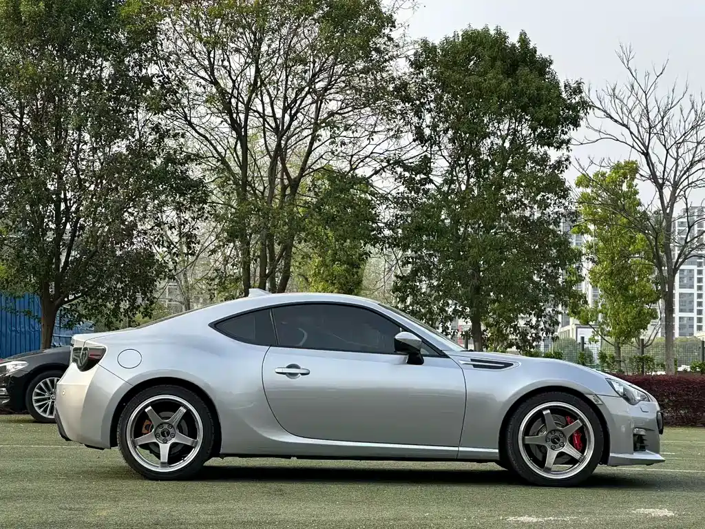 Subaru BRZ 2016 — фото 9
