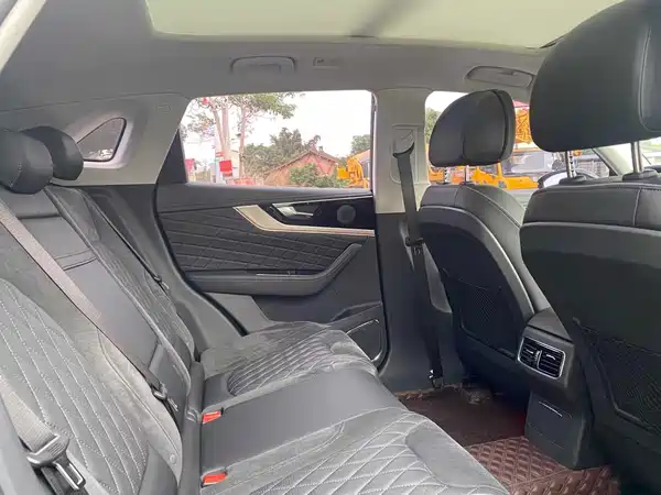 Hongqi HS5 2020
