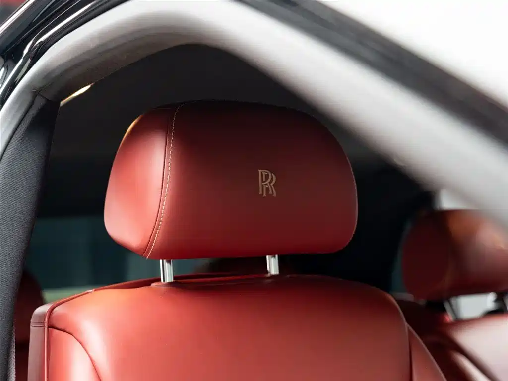Rolls-Royce Ghost 2019 — фото 14