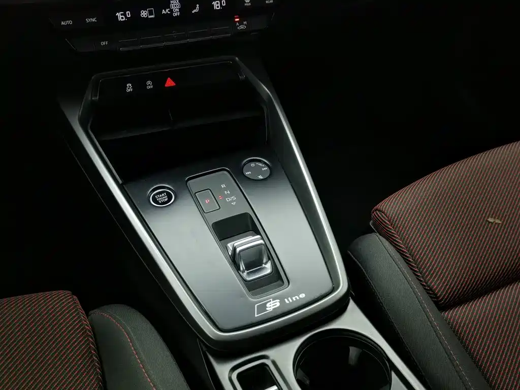Audi A3 2021 — фото 13