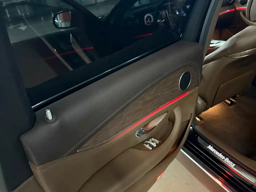 Mercedes-Benz E-Class 2019 — фото 13