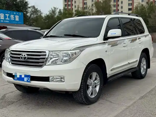 Toyota Land Cruiser 2011