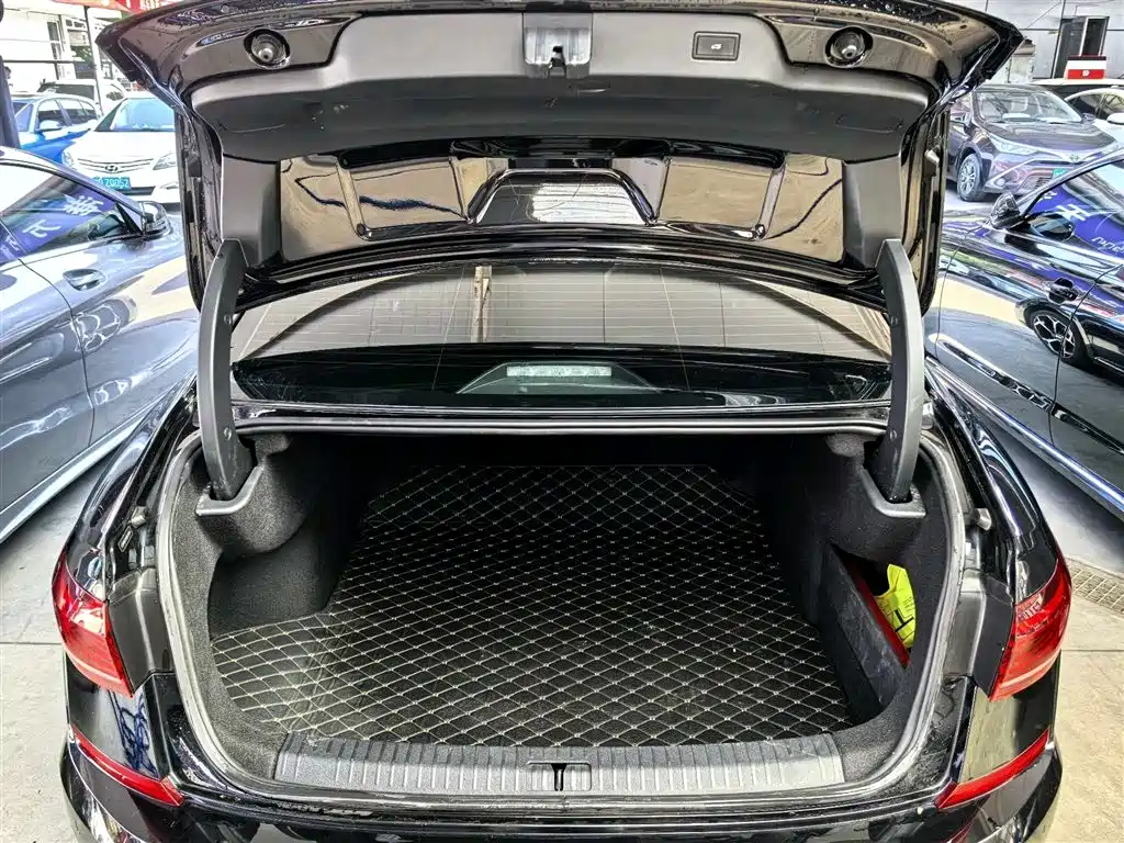 Volkswagen Passat 2023 — фото 14