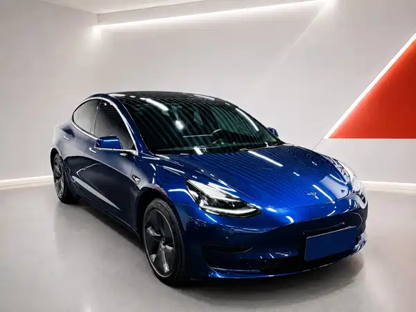 Tesla Model 3 2020