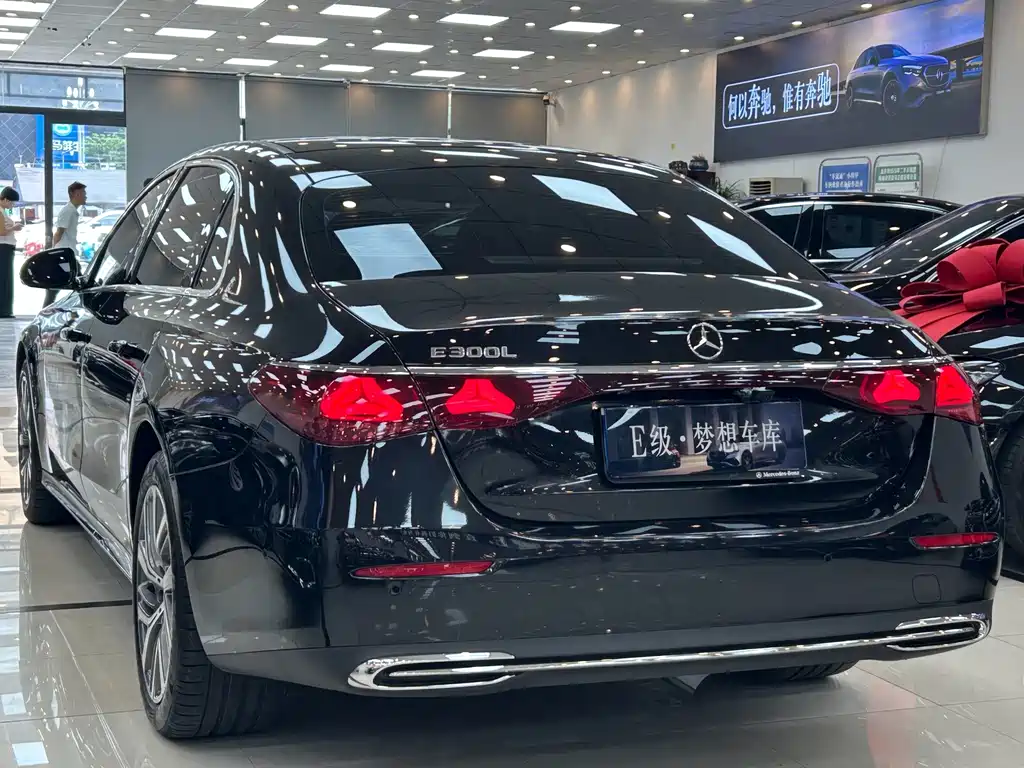 Mercedes-Benz E-Class 2024