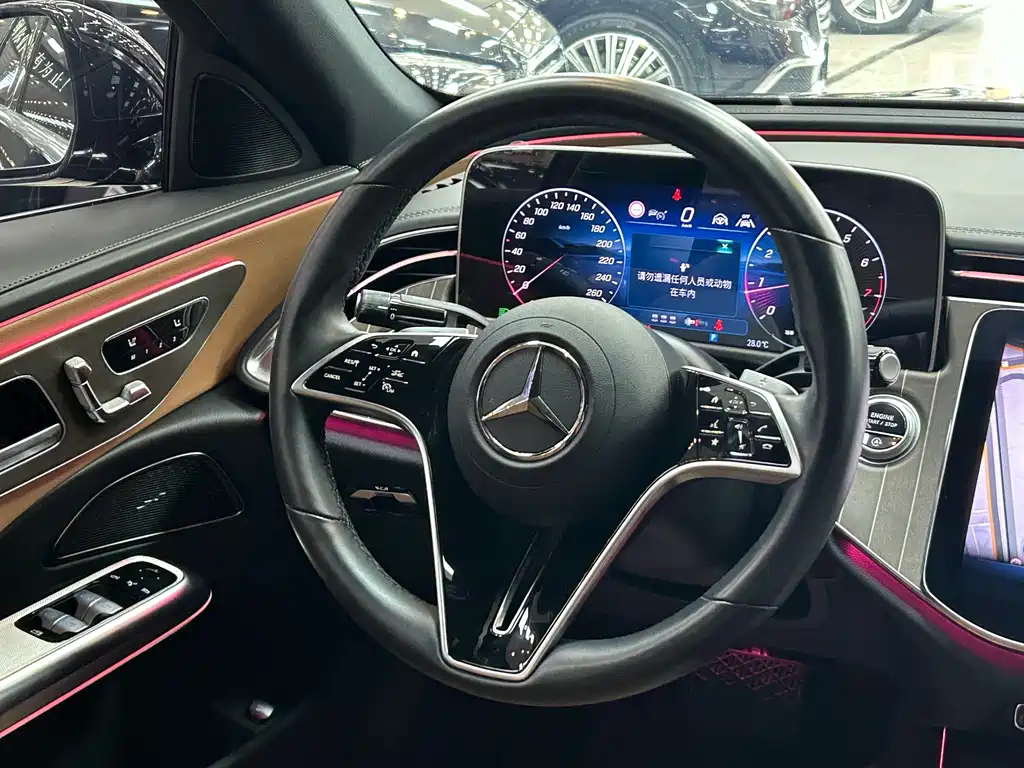 Mercedes-Benz E-Class 2024 — фото 15