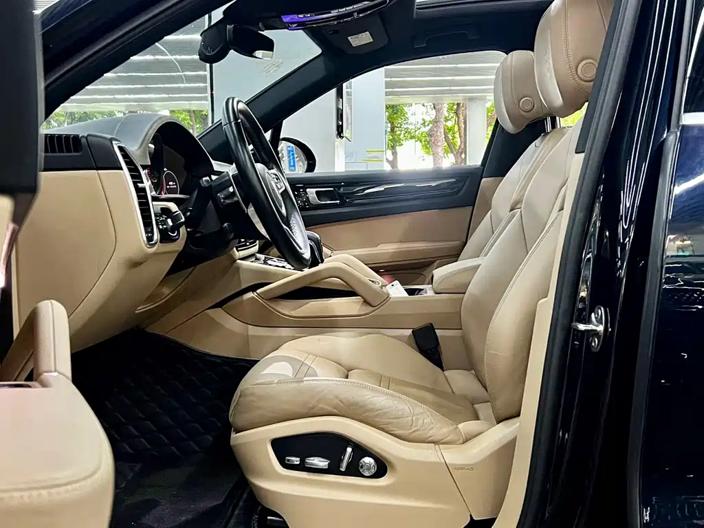 Porsche Cayenne 2018 — фото 10