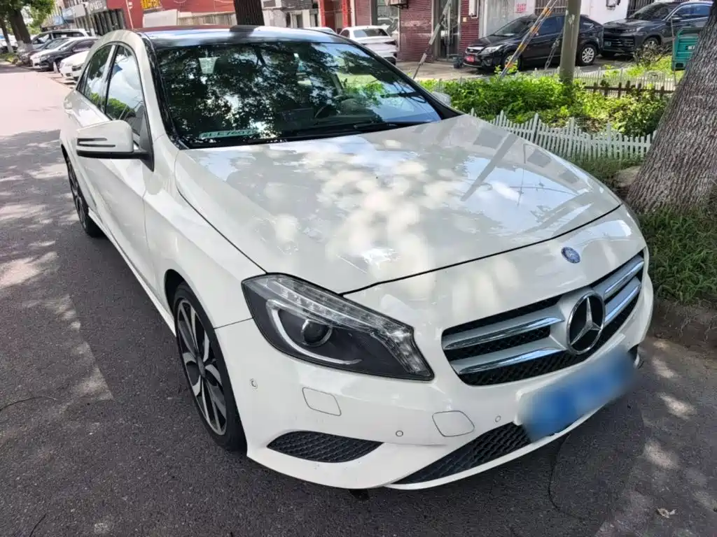 Mercedes-Benz A-Class 2015 — фото 4
