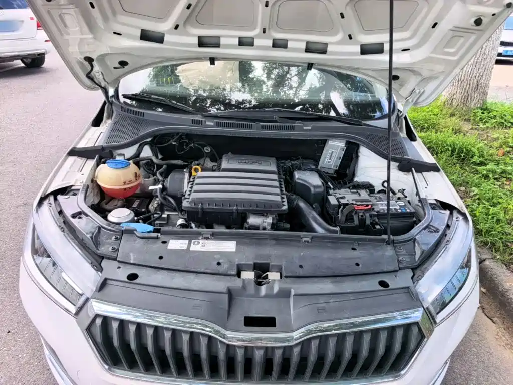 Skoda Rapid Spaceback 2020 — фото 20