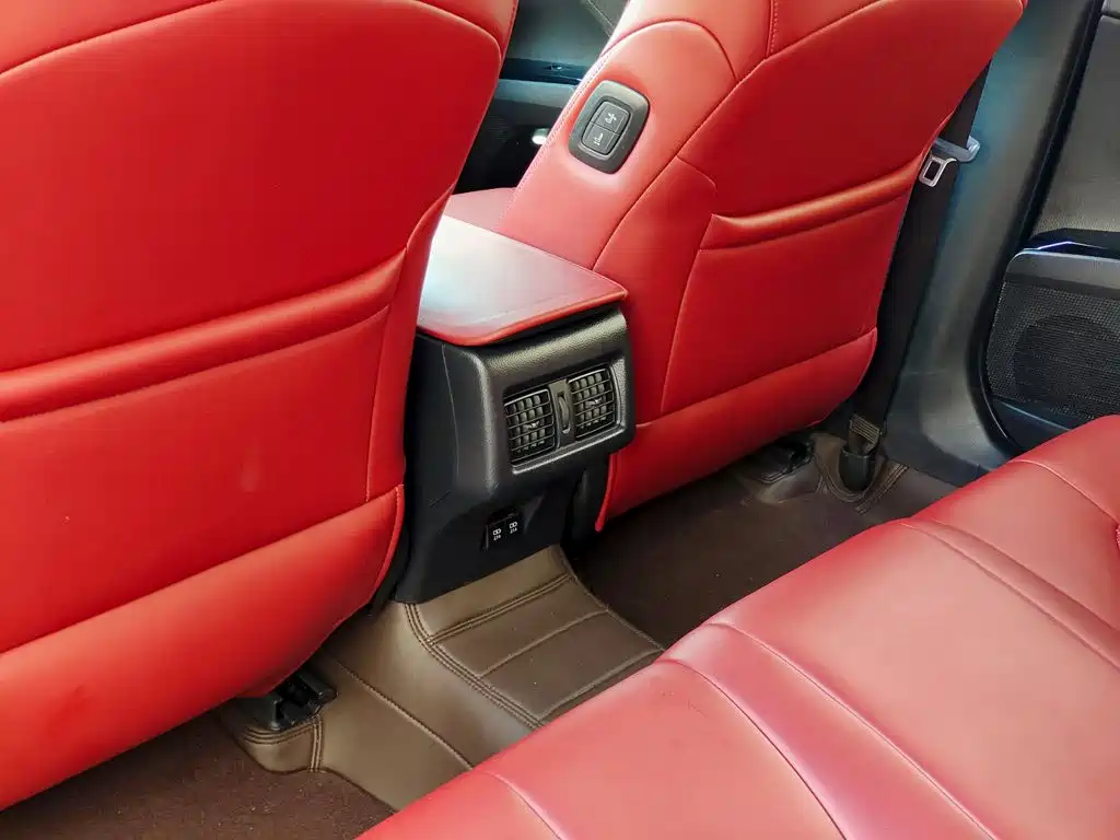 Toyota Camry 2020 — фото 9