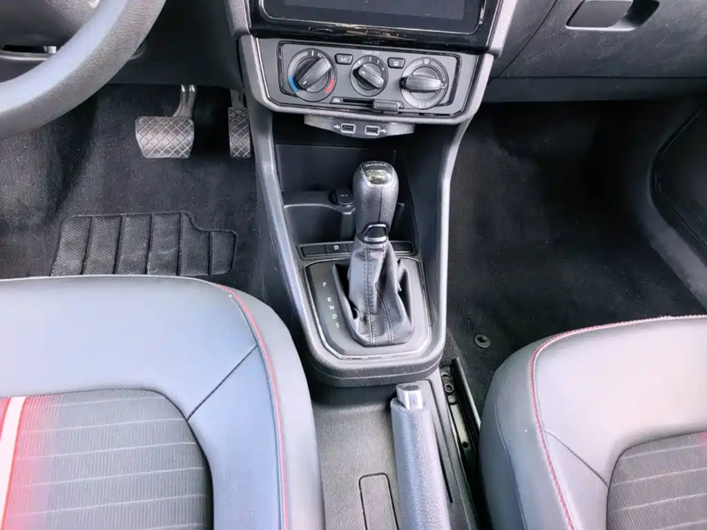 Skoda Rapid Spaceback 2020 — фото 14