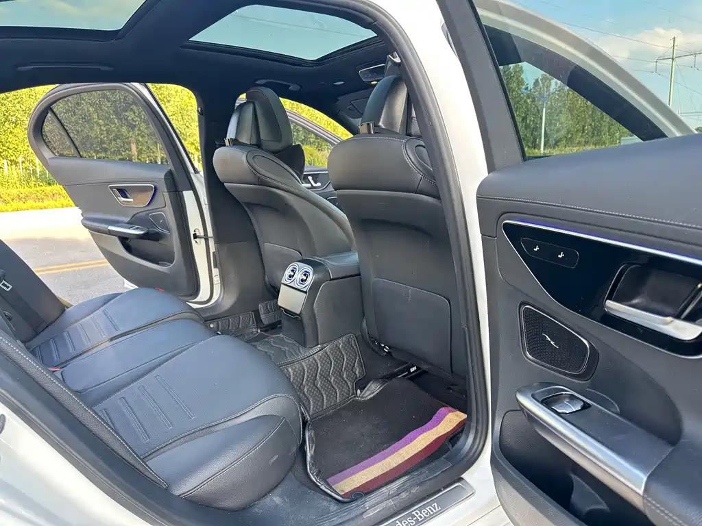 Mercedes-Benz C-Class 2023 — фото 34