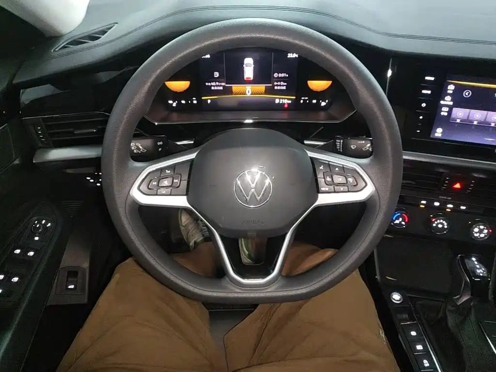 Volkswagen Passat 2025 — фото 11