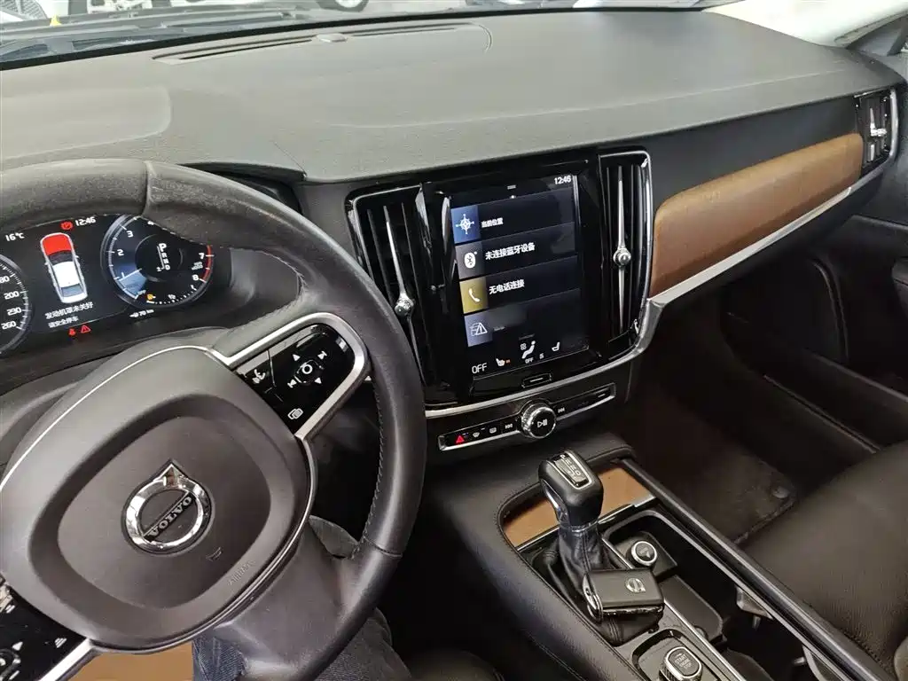 Volvo S90 2018 — фото 10