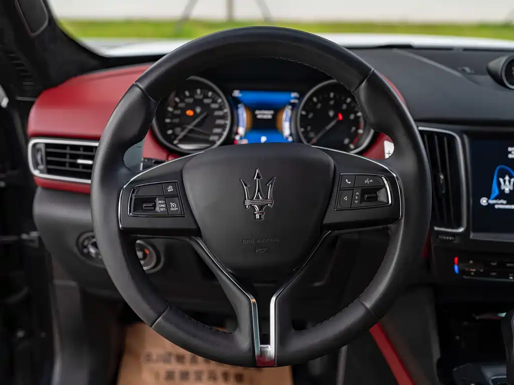 Maserati Levante 2016 — фото 8
