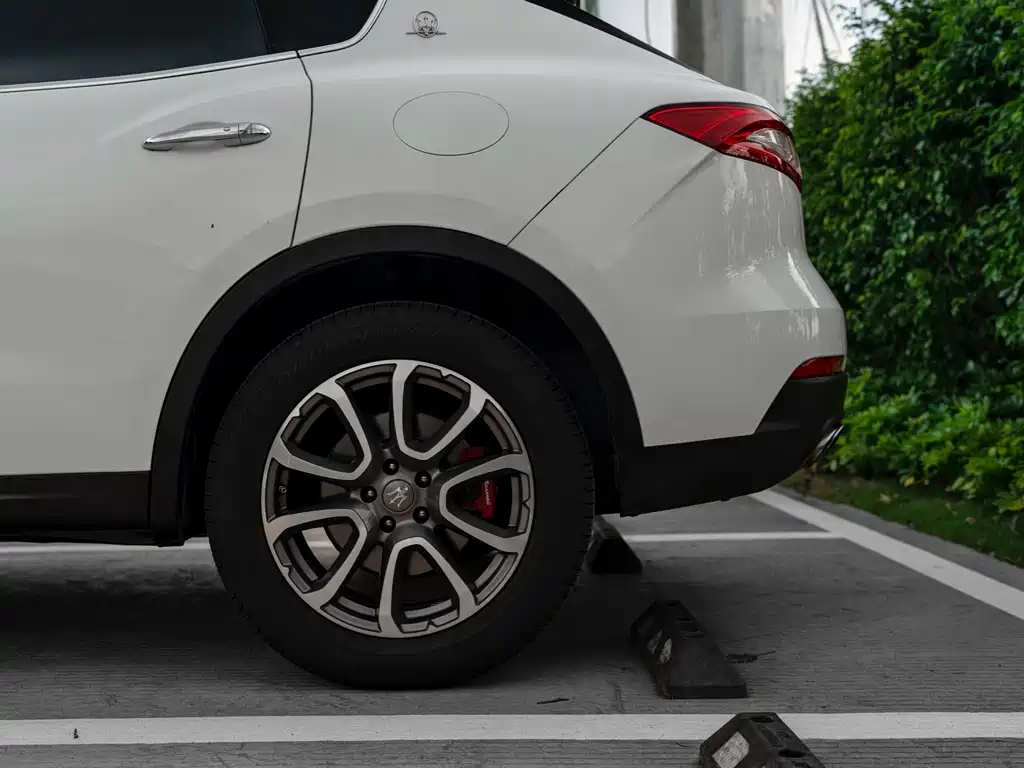 Maserati Levante 2016