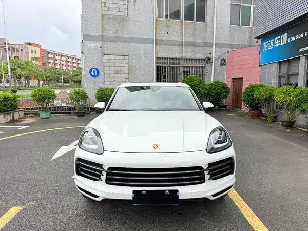 Porsche Cayenne 2021