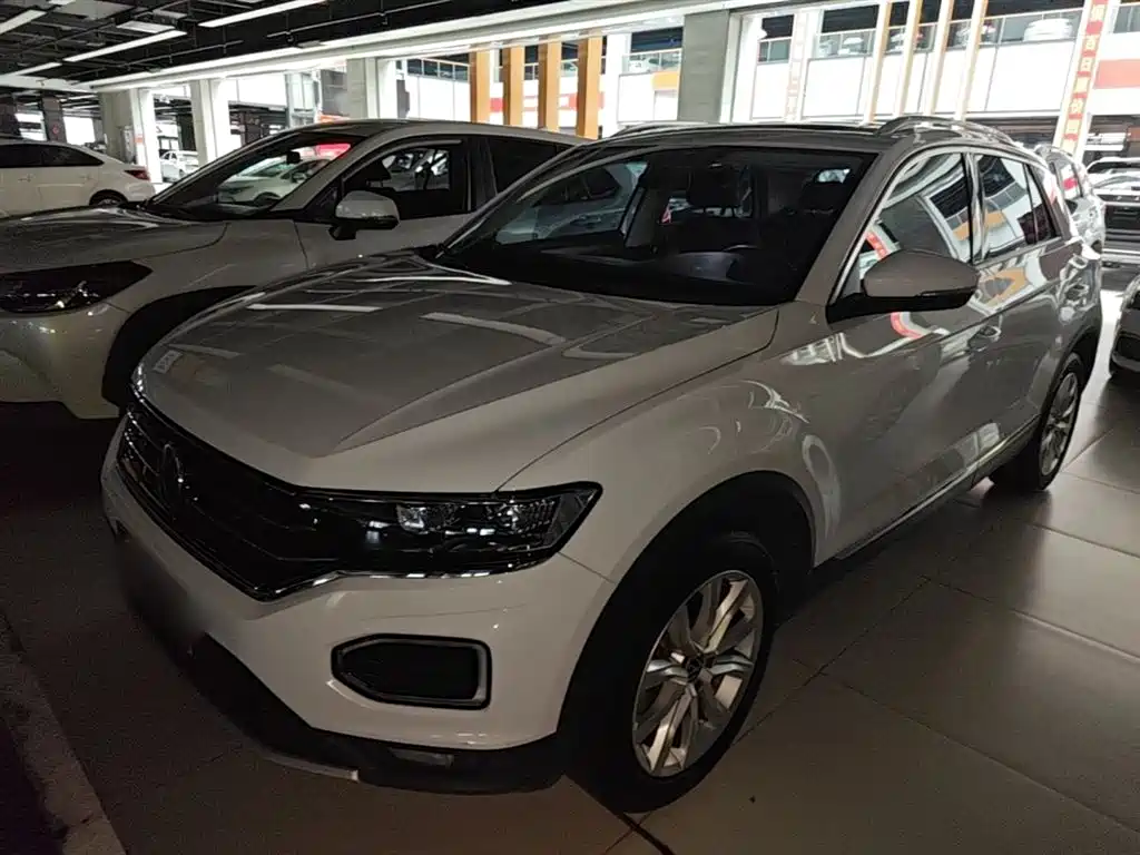 Volkswagen T-Roc 2021 — фото 1