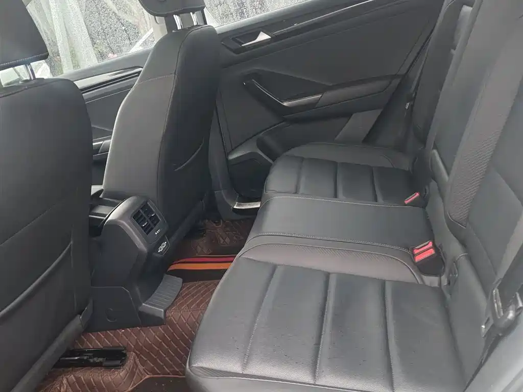 Volkswagen T-Roc 2023 — фото 17