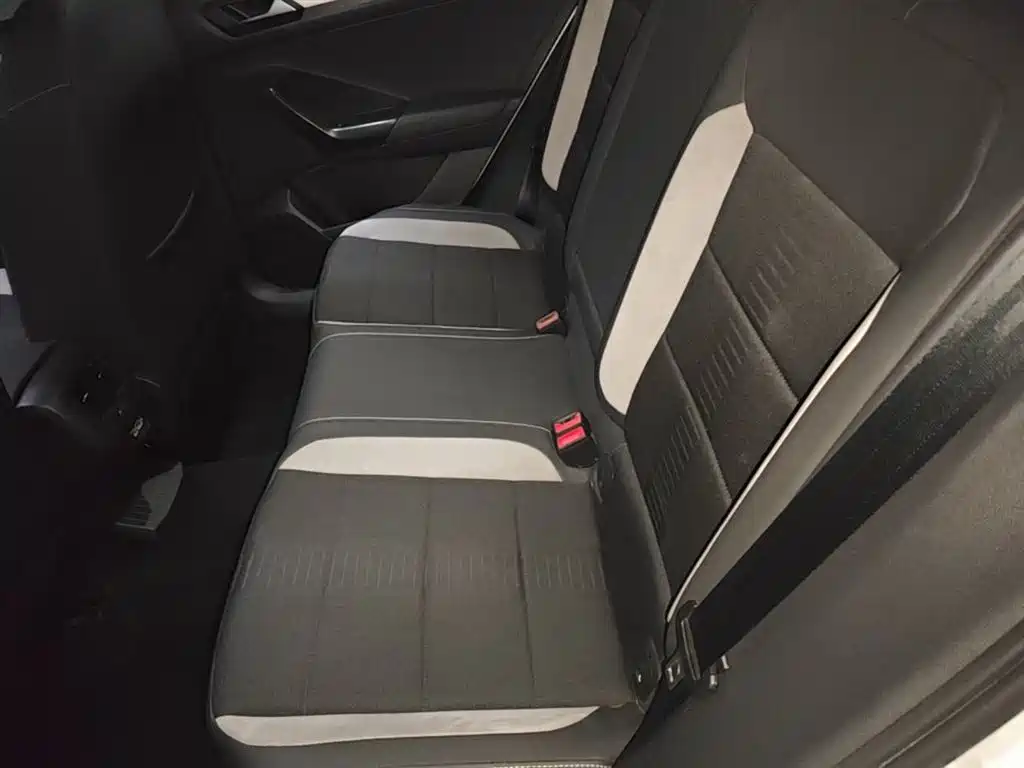 Volkswagen T-Roc 2021 — фото 17