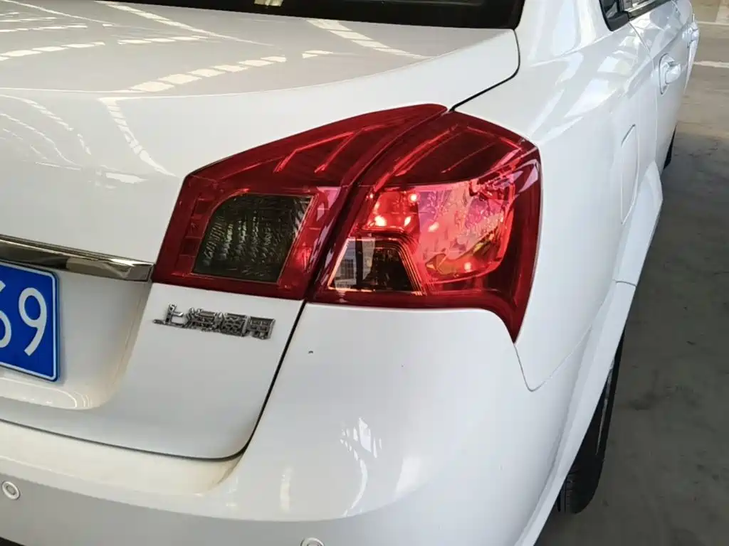 Buick Excelle 2015 — фото 8