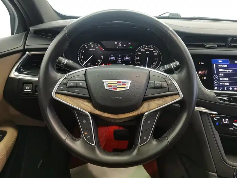 Cadillac XT5 2022 — фото 15