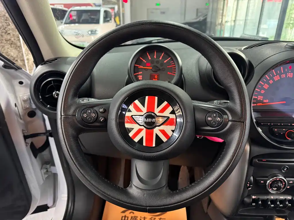 MINI Countryman 2016 — фото 14