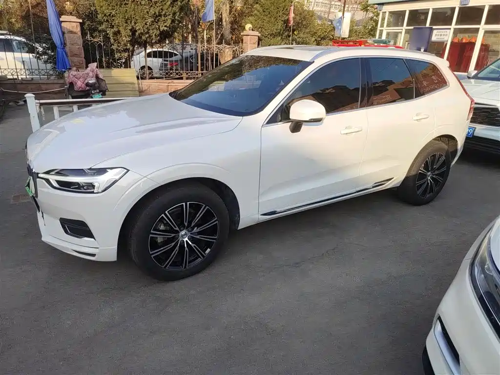Volvo XC60 2020 — фото 21