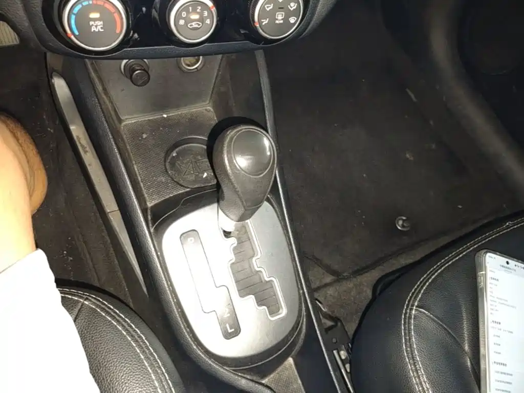 Kia K2 2017 — фото 14