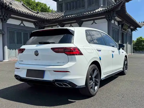 Volkswagen Golf 2023