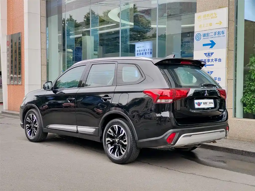 Mitsubishi Outlander 2020 — фото 4