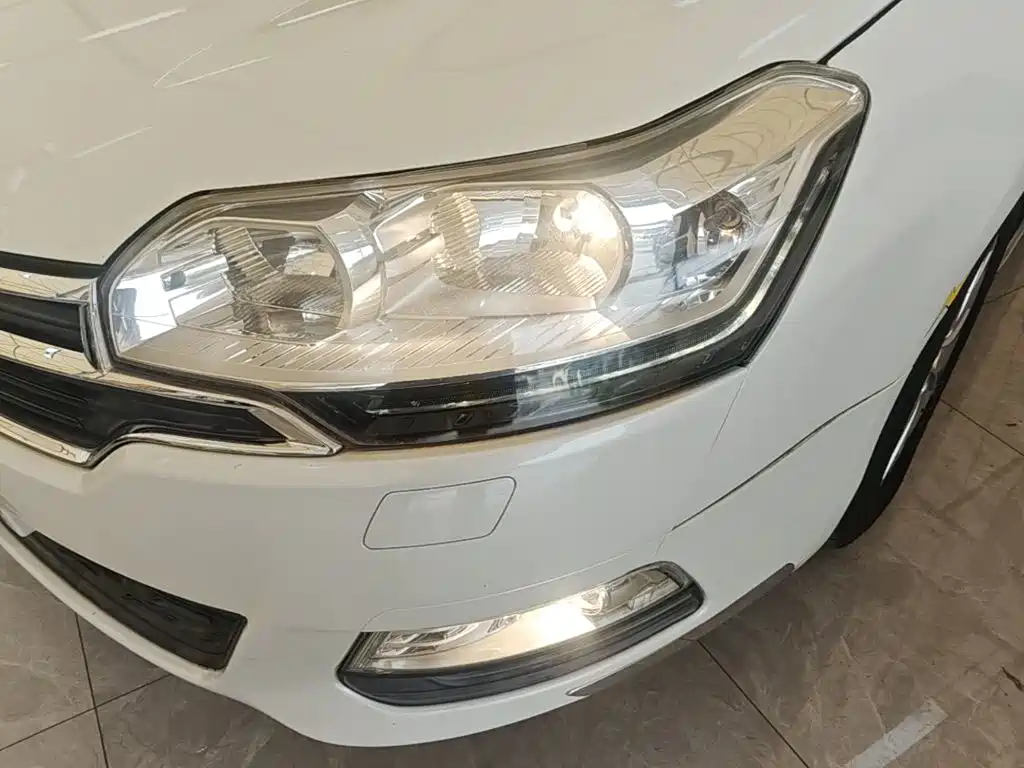 Citroën C5 2015 — фото 24