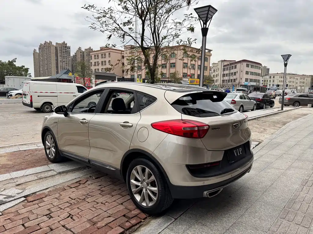 Geely Emgrand GS 2017 — фото 19