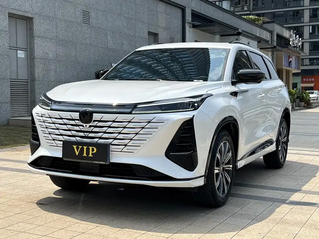 Changan CS75 PLUS 2024 — фото 1