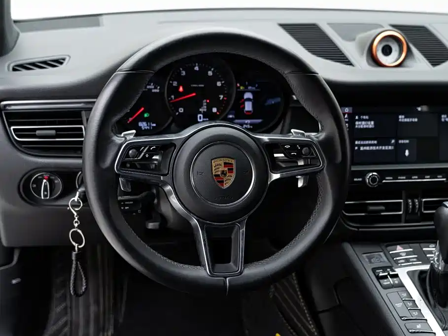 Porsche Macan 2019 — фото 10