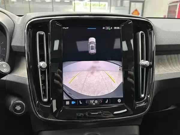 Volvo XC40 2023