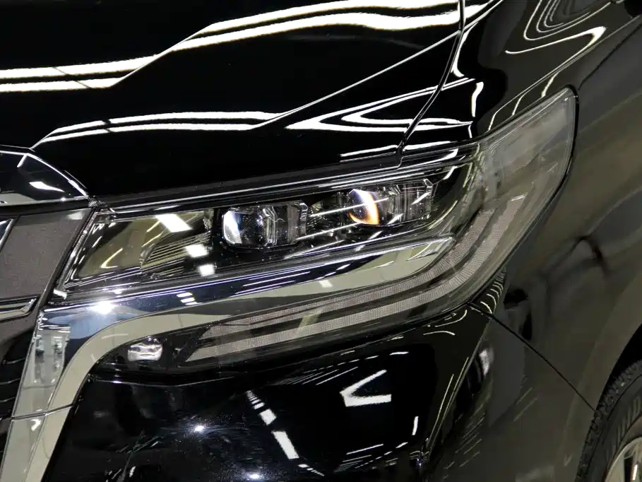 Toyota Alphard 2023 — фото 26