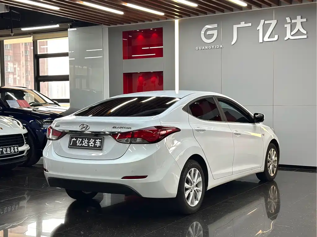 Hyundai Elantra Langdong 2017 — фото 13