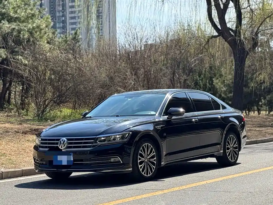 Volkswagen Phideon 2018 — фото 1