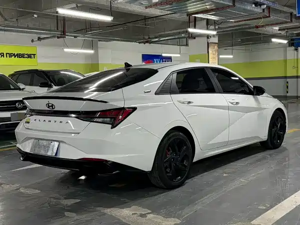 Hyundai Elantra 2023