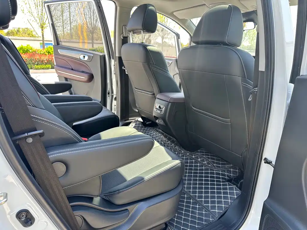 GAC Motor Trumpchi M6 2022 — фото 21
