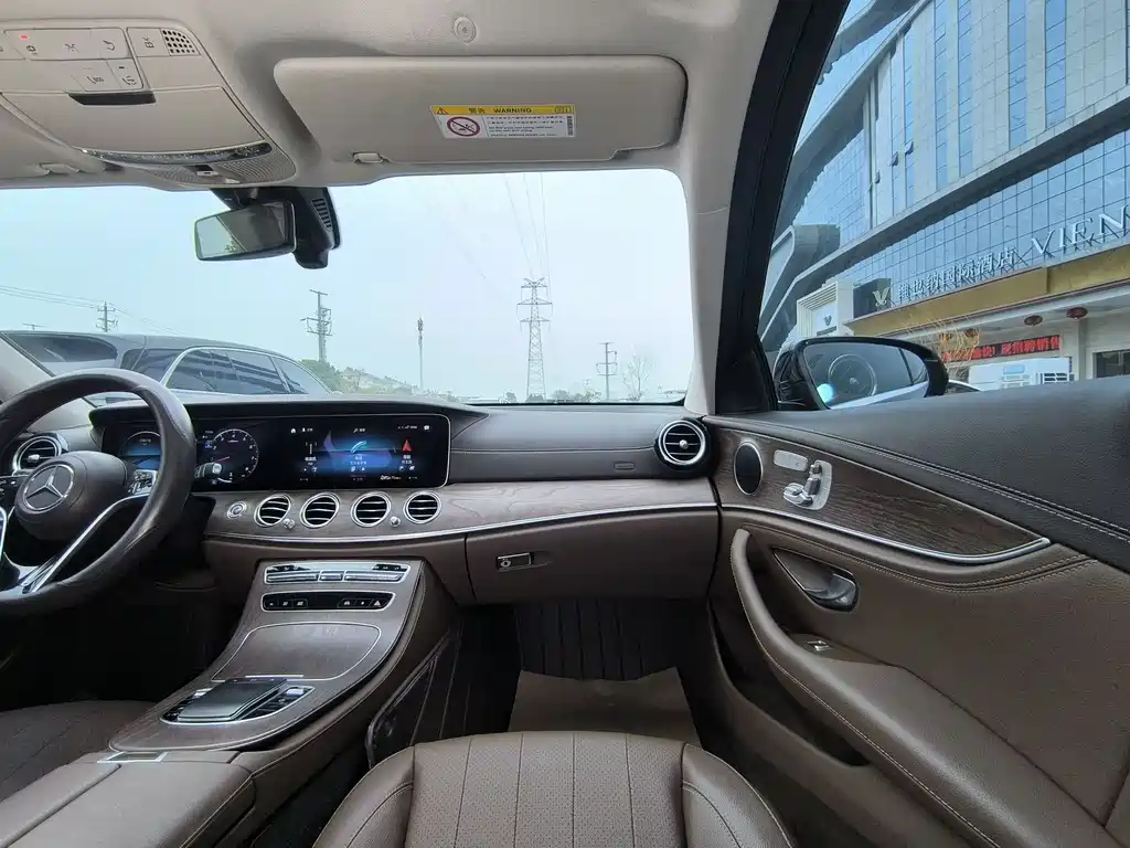 Mercedes-Benz E-Class 2023 — фото 12