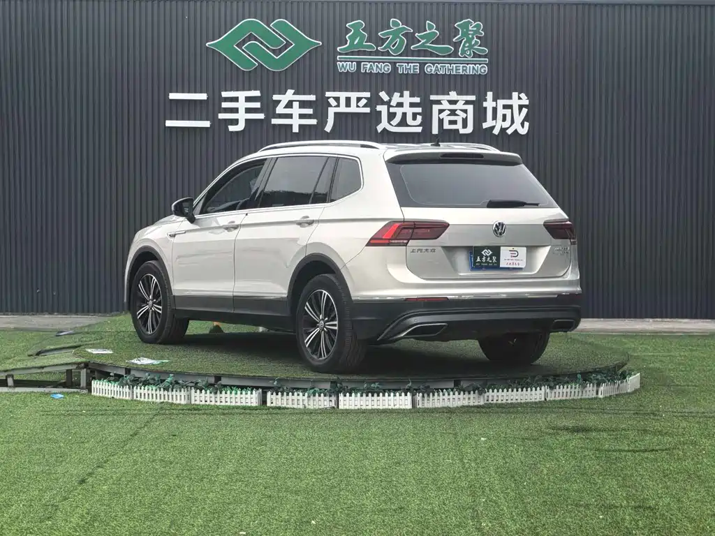 Volkswagen Tiguan L 2017 — фото 18